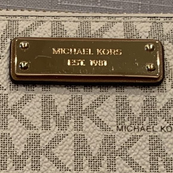 Michael Kors Wallet - Picture 4 of 4